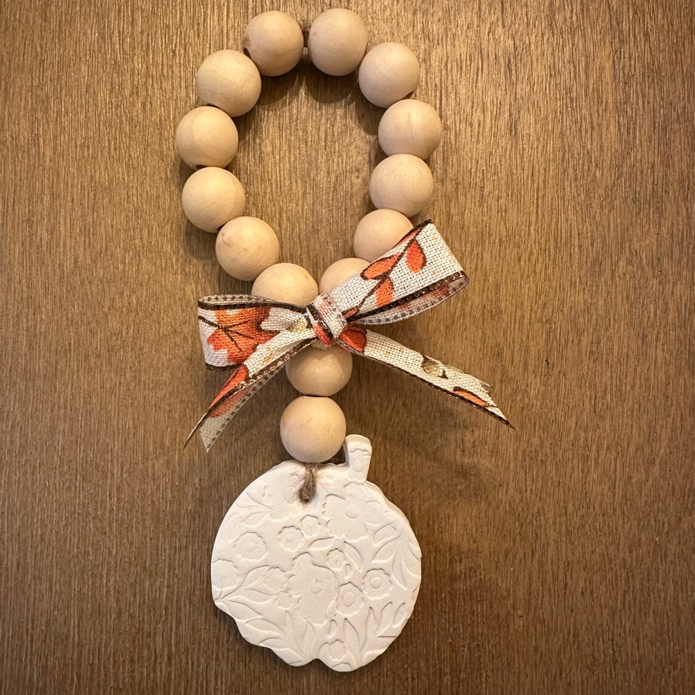 Beaded napkin holder - Picture 4 of 5